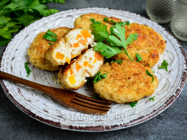 Куриные котлеты с морковью и луком на пару