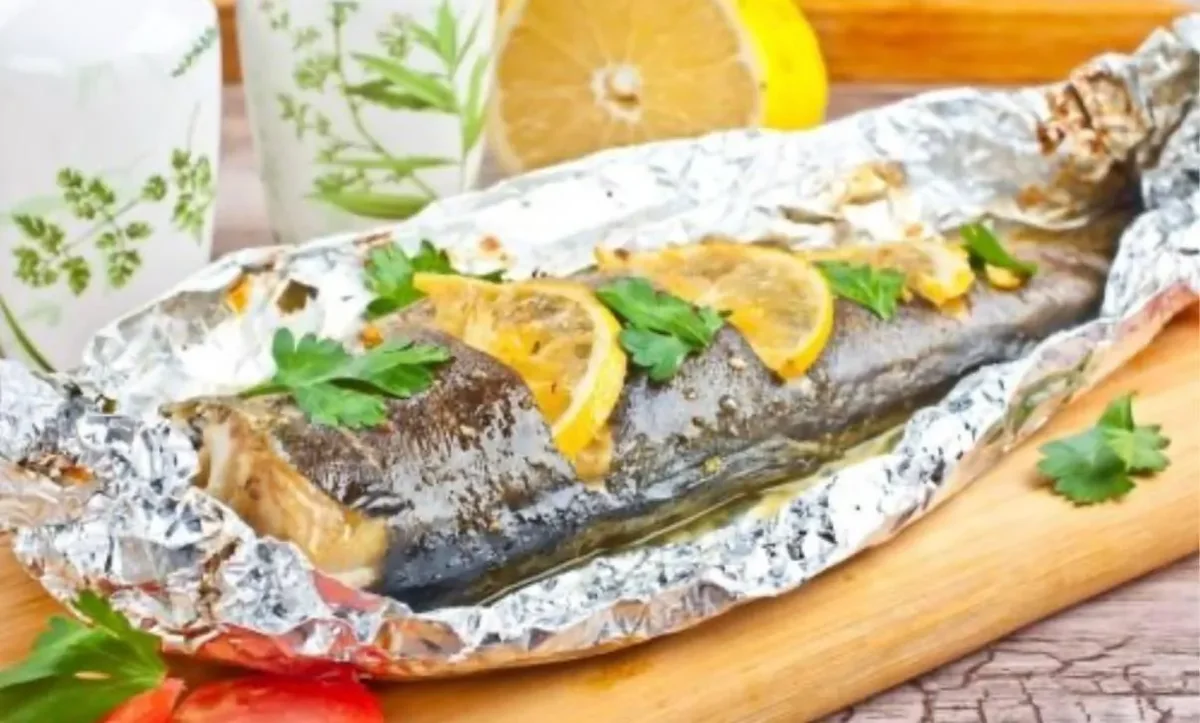 Запеченная форель с лимоном и укропом