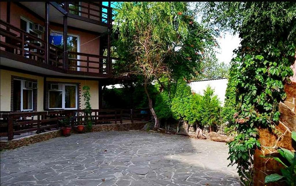 photo1