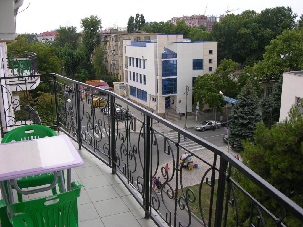 photo1