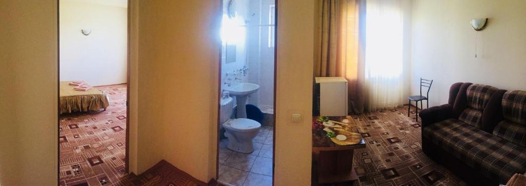 photo1