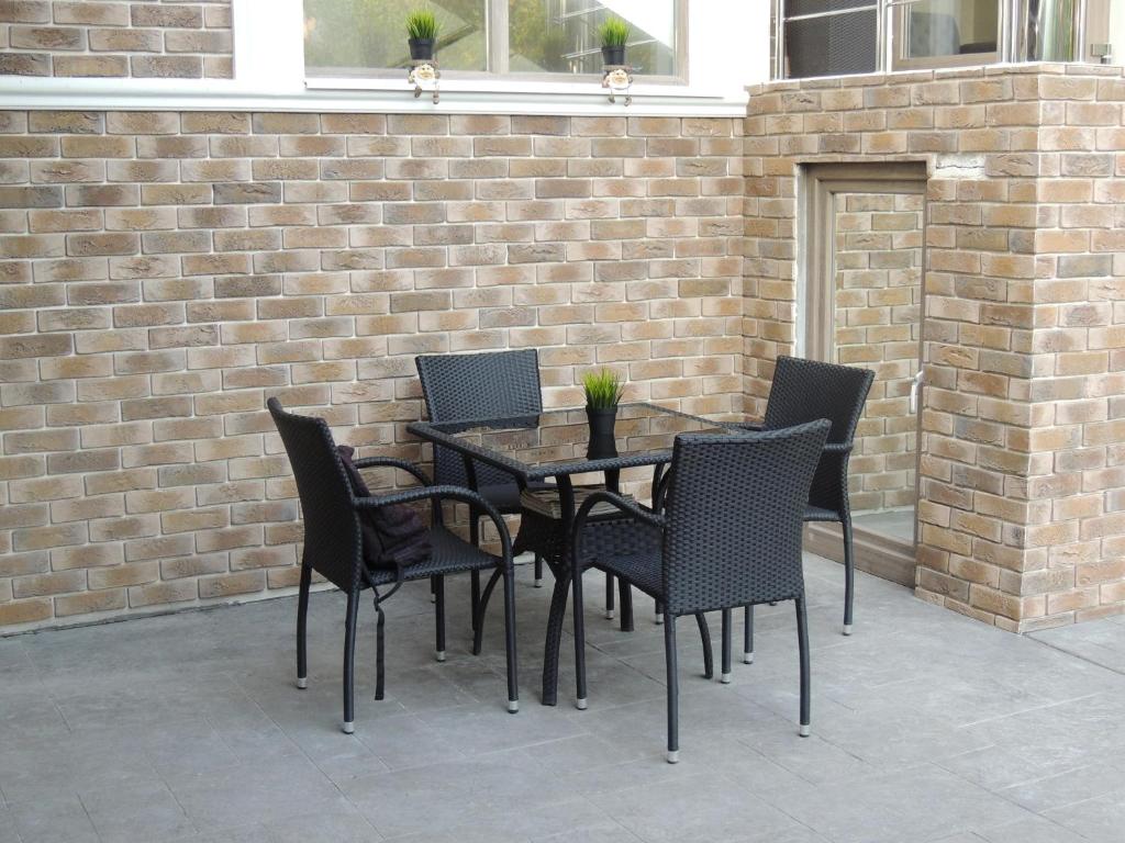 photo1
