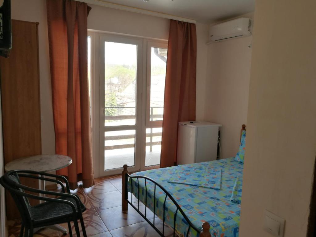 photo1