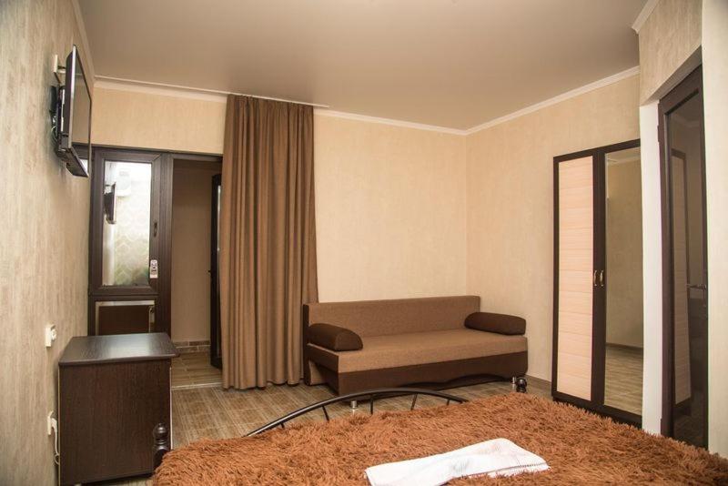 photo3