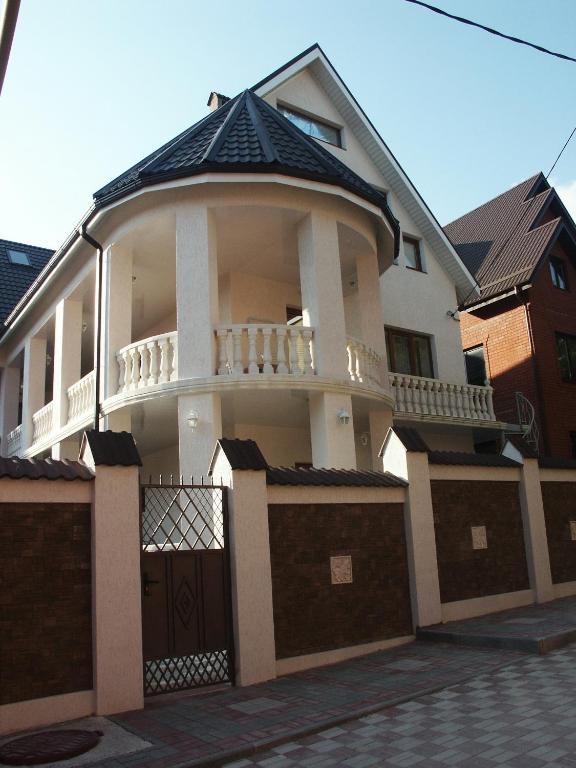 photo1