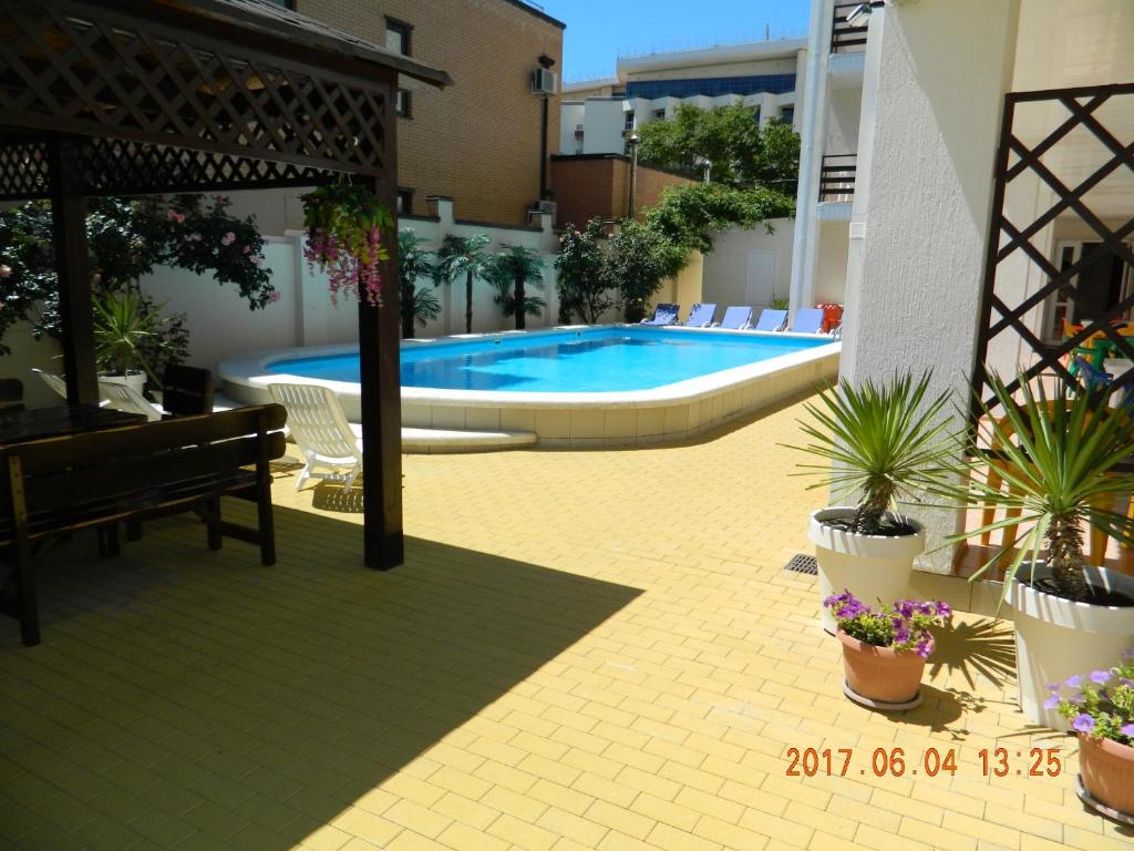 photo2