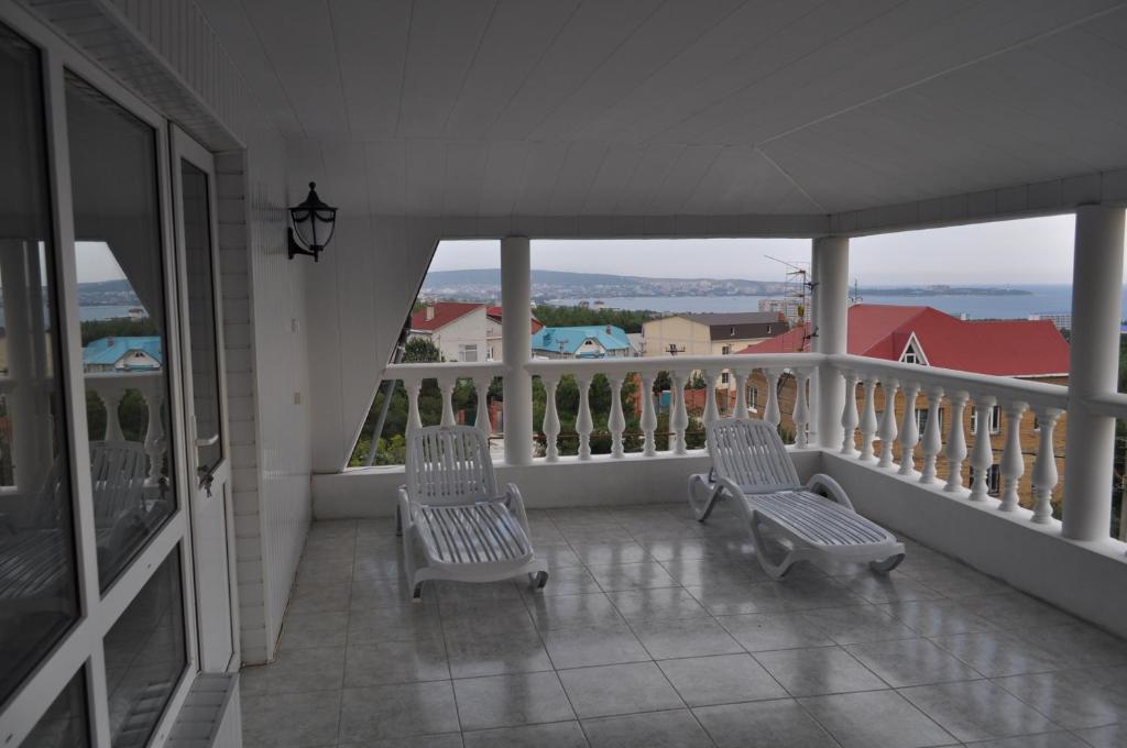 photo1