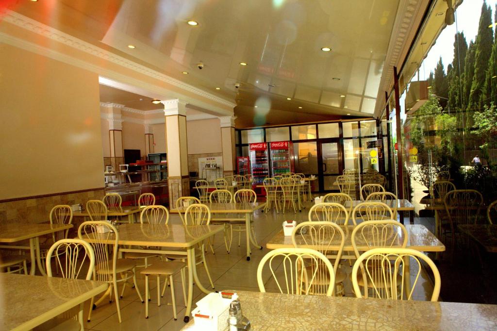 photo1