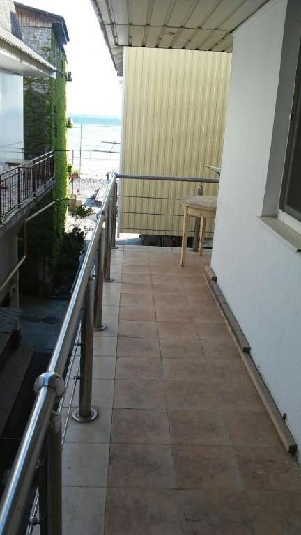 photo1