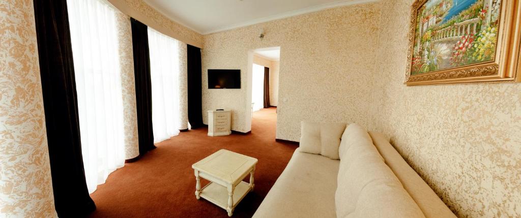 photo1