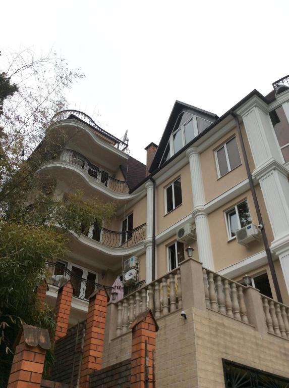 photo1