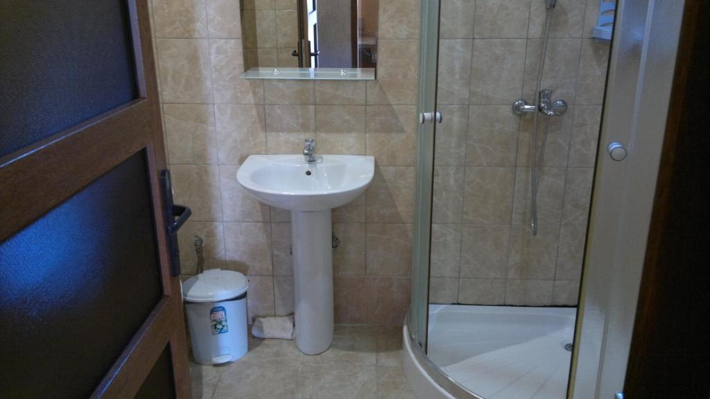 photo1