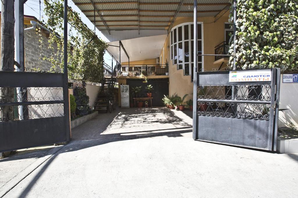 photo1