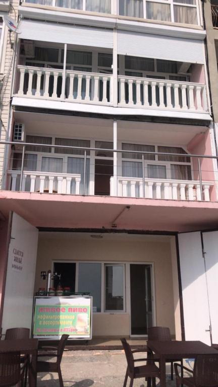 photo1