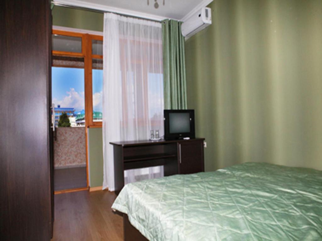 photo1