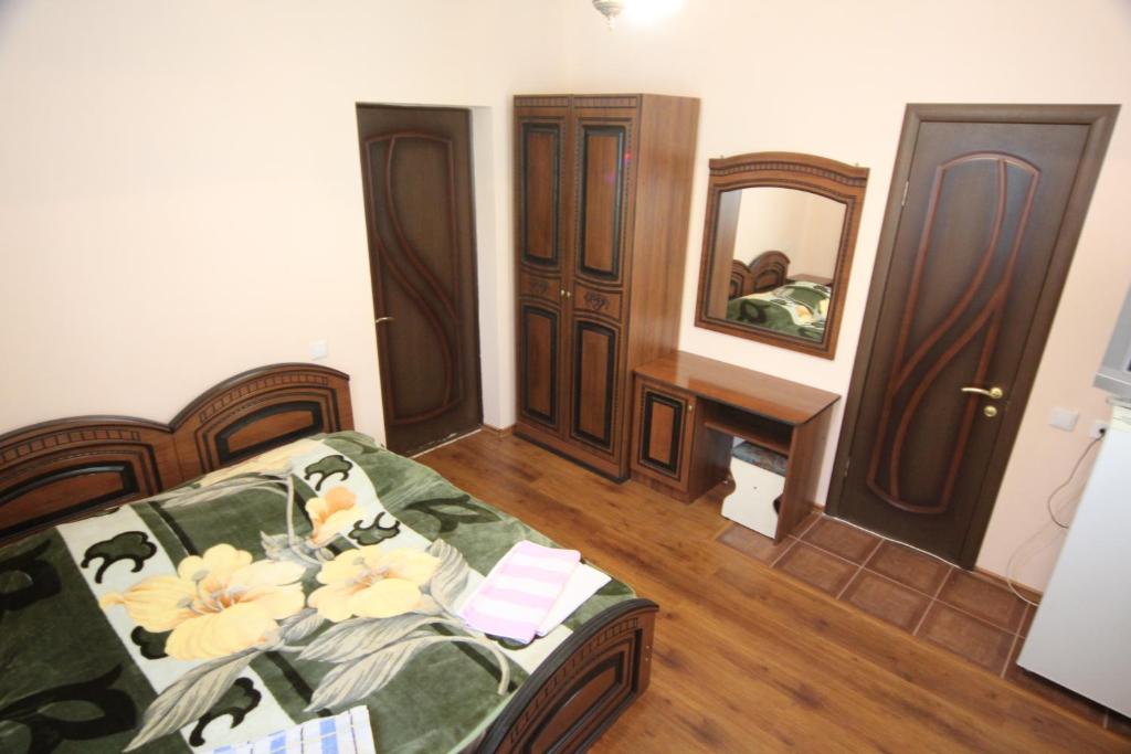 photo1