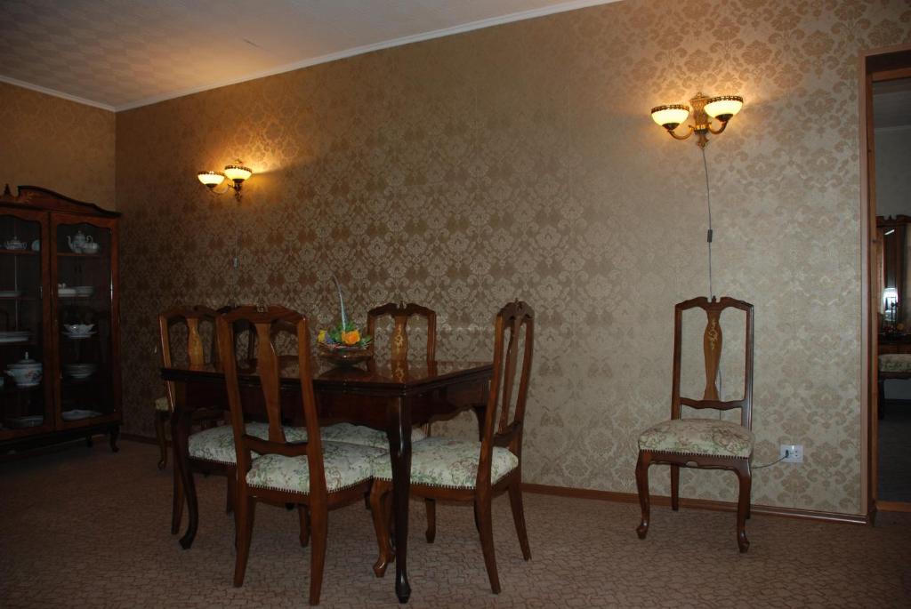 photo1