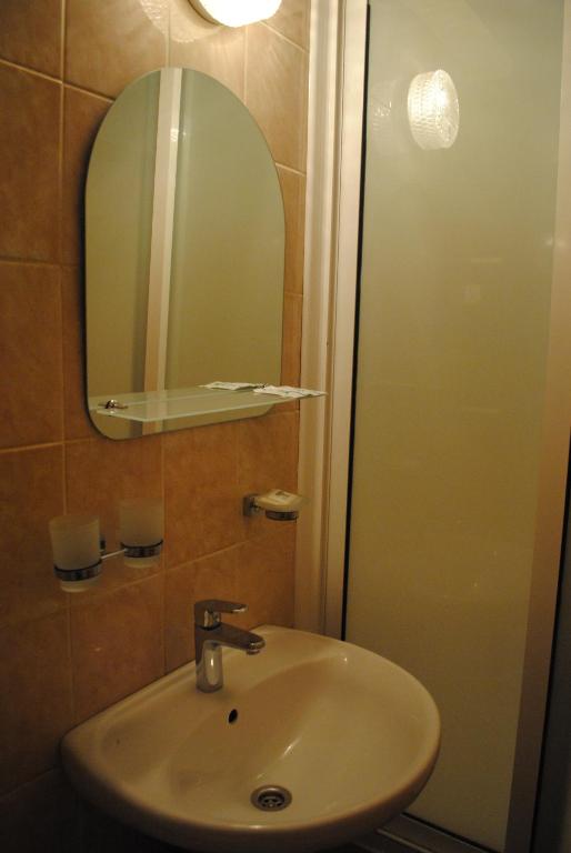 photo1