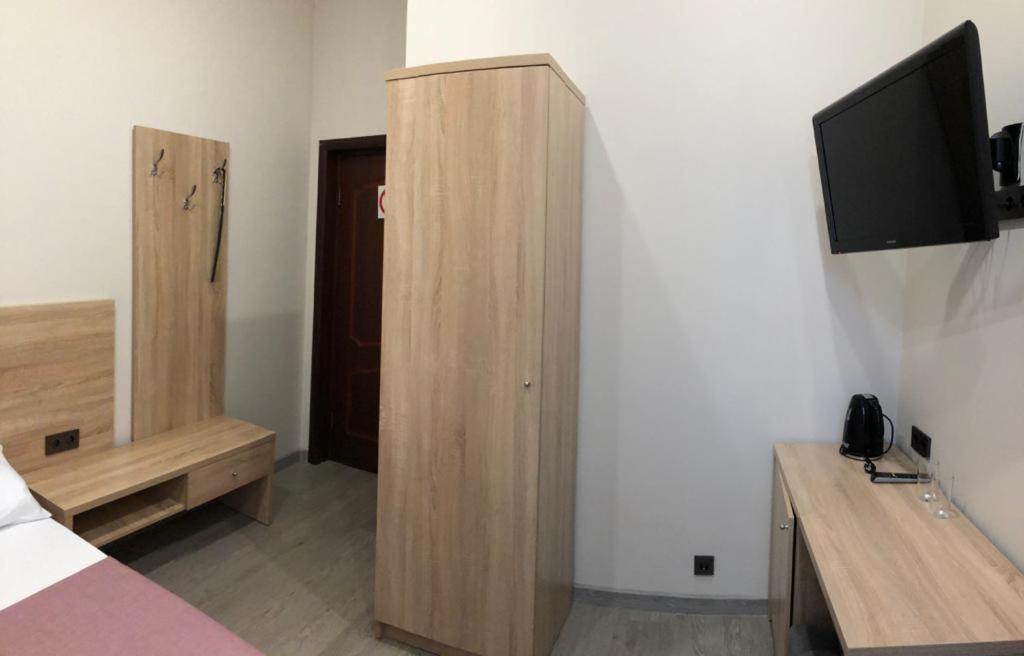 photo1
