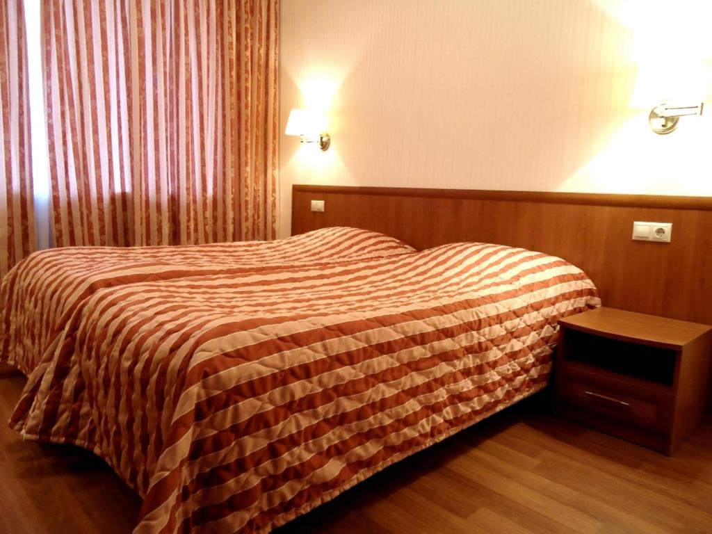 photo1