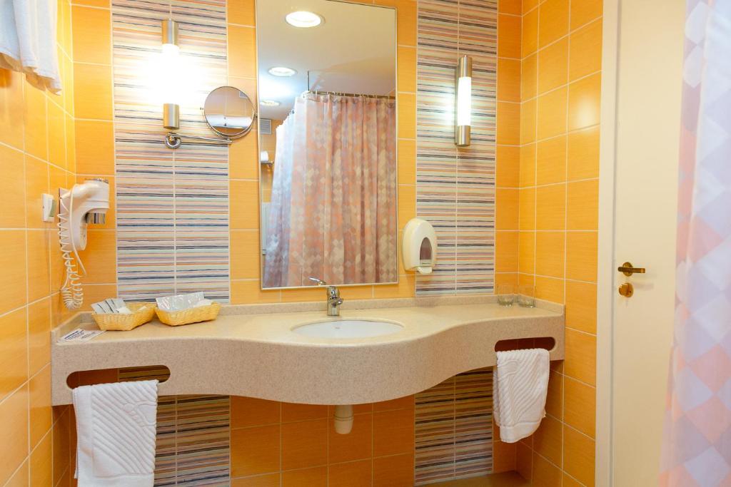 photo3