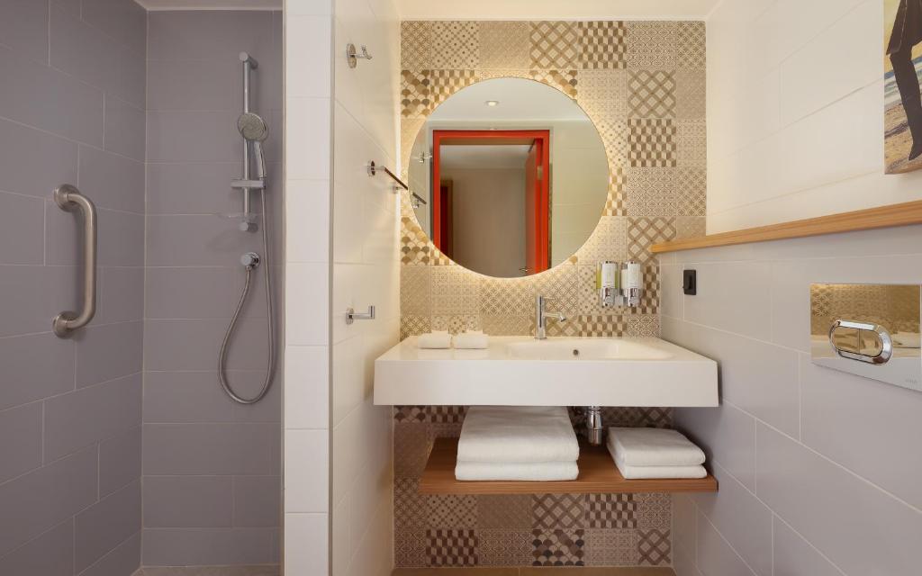 photo1