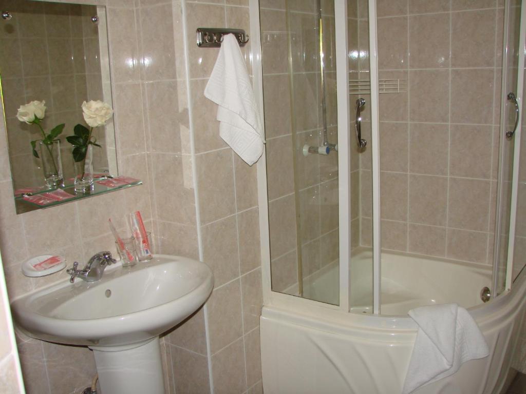 photo1