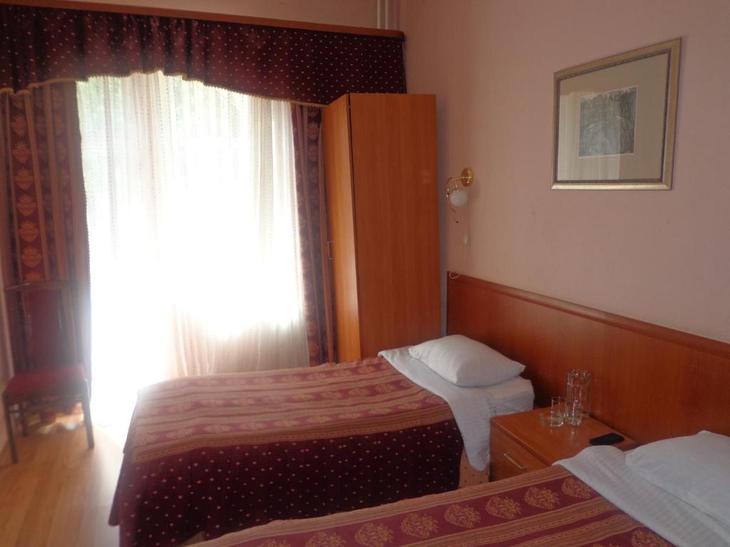 photo2