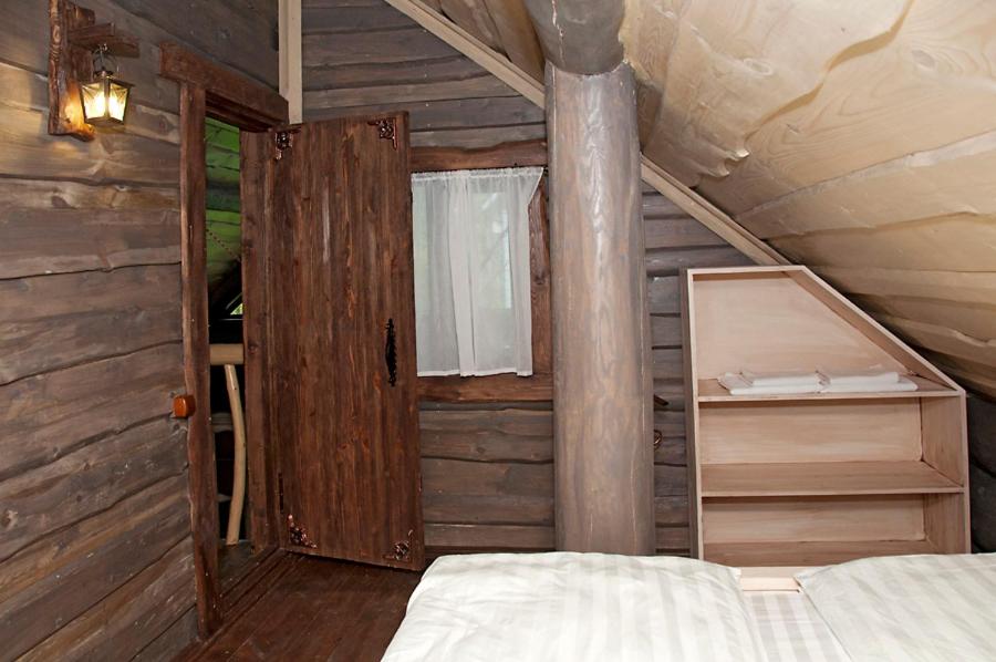 photo1