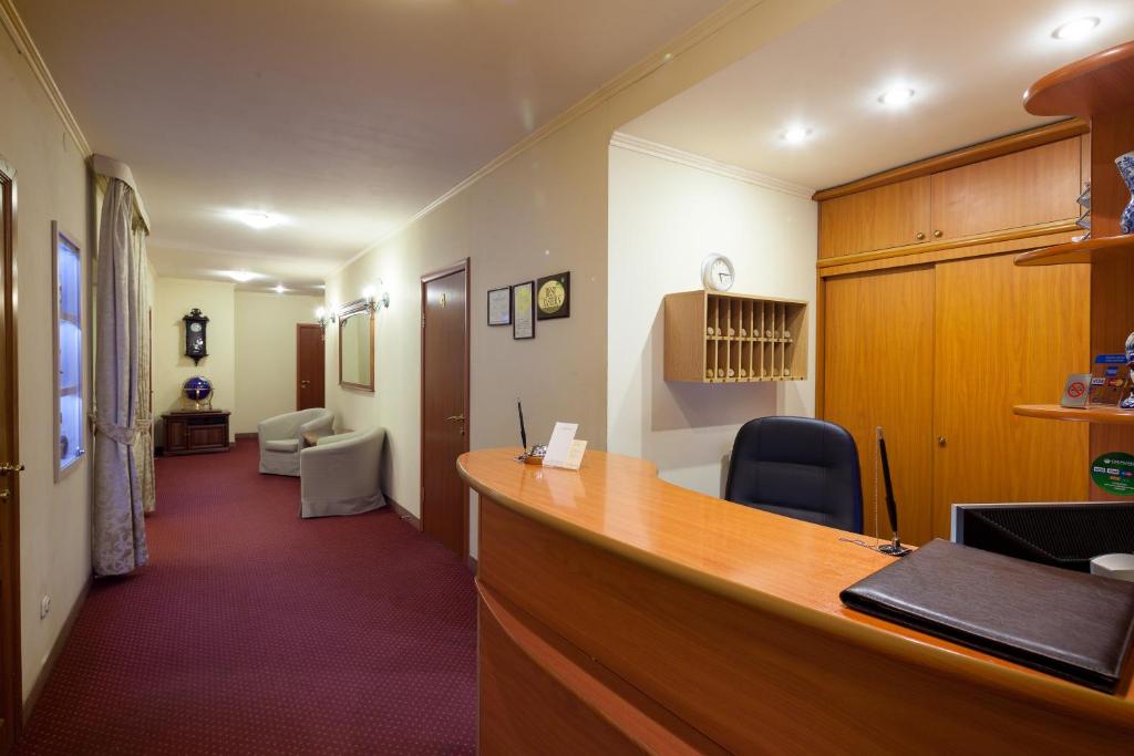 photo1