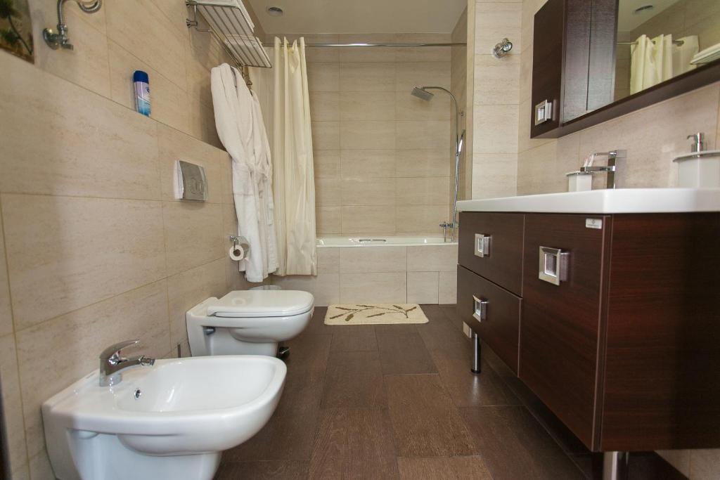photo1