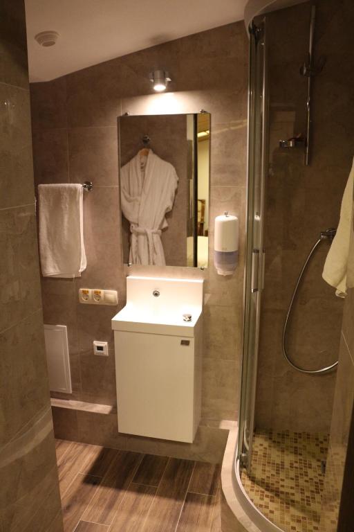 photo2