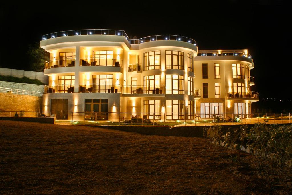 photo2