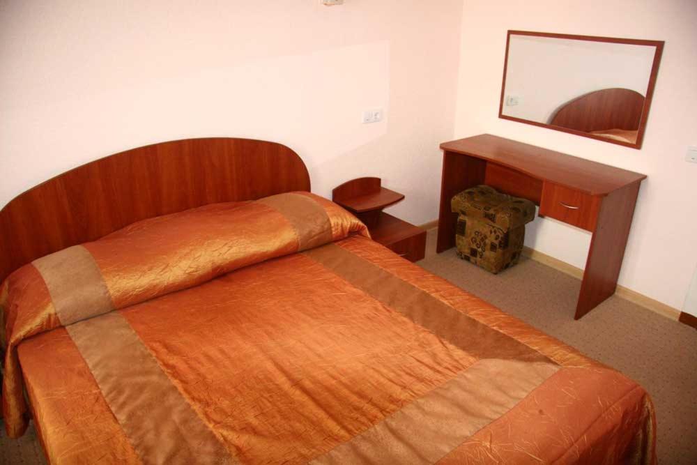photo2