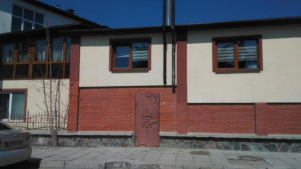 photo1