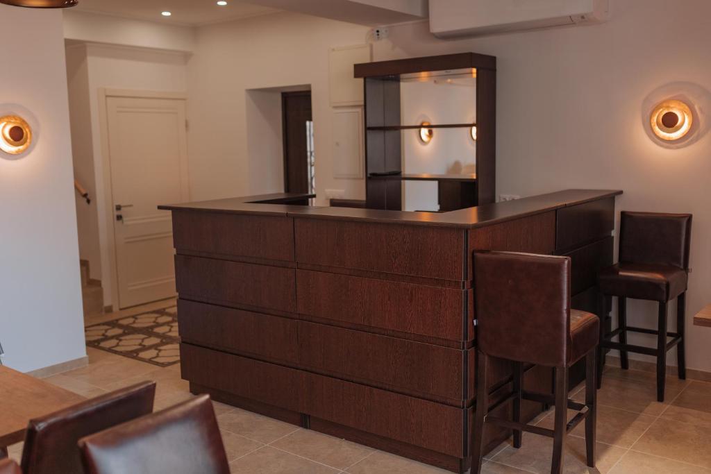 photo1