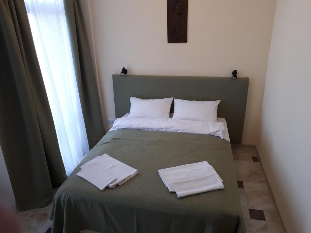 photo1