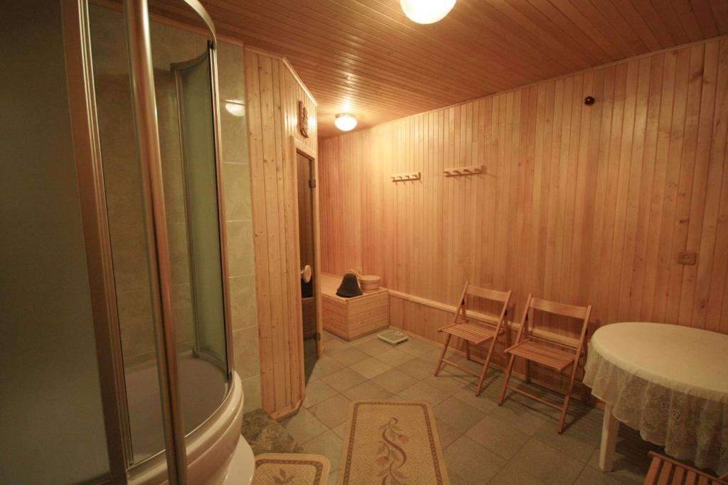 photo1