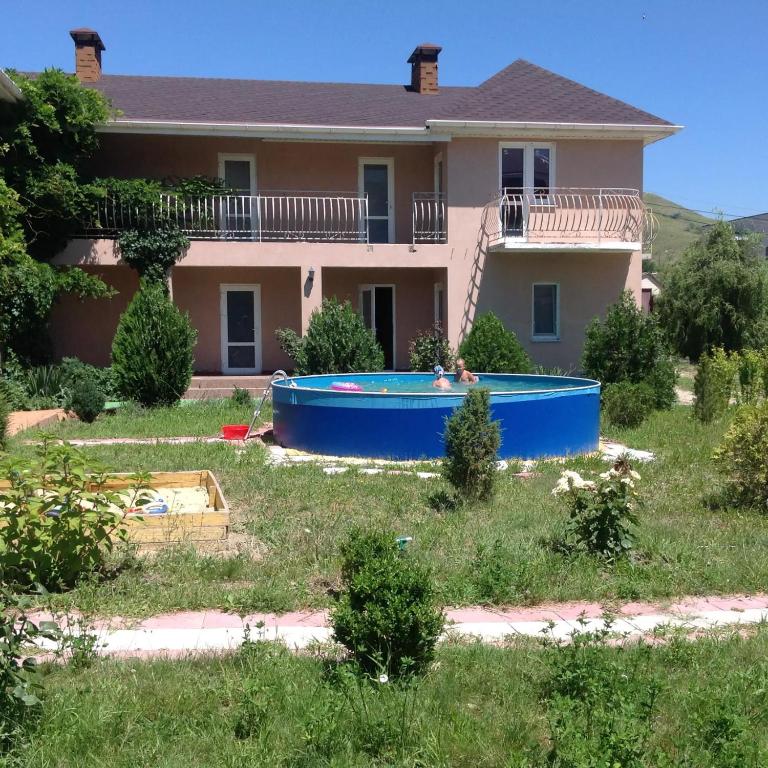 photo1