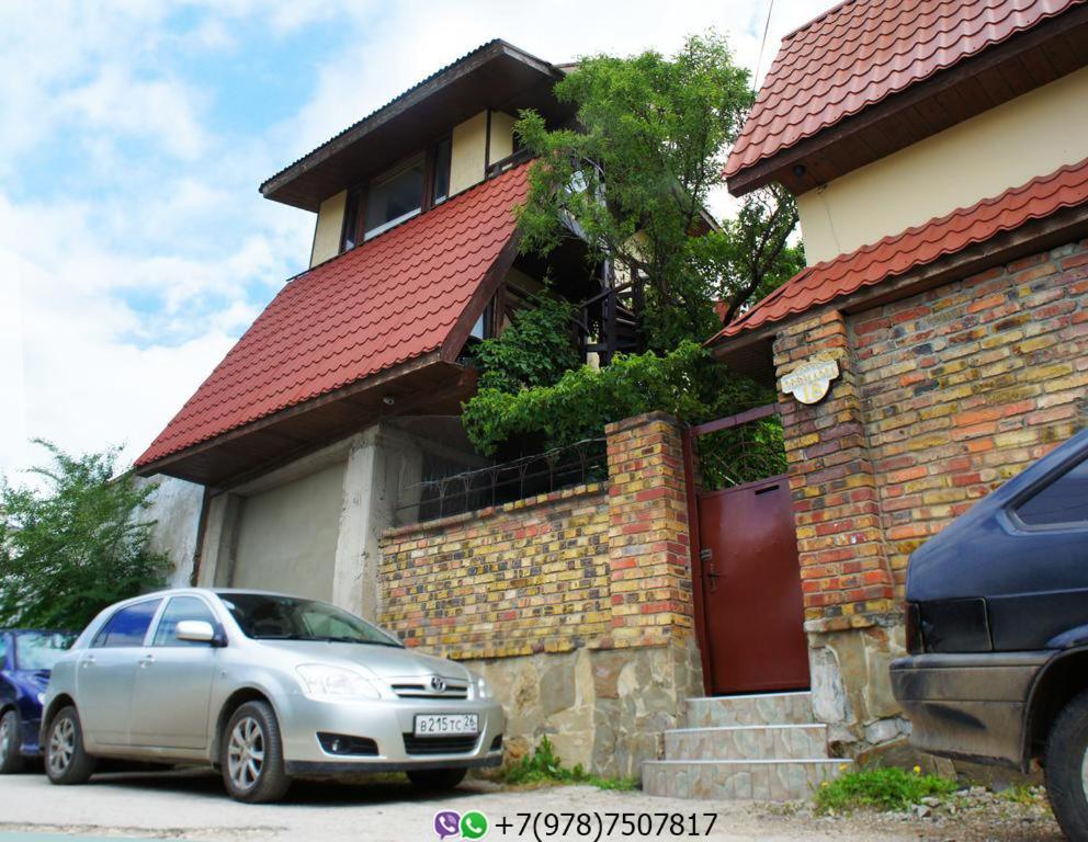 photo1