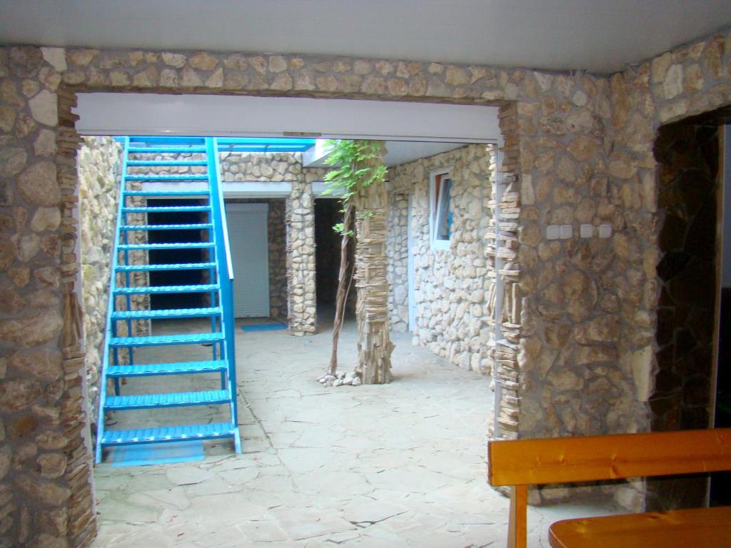 photo1