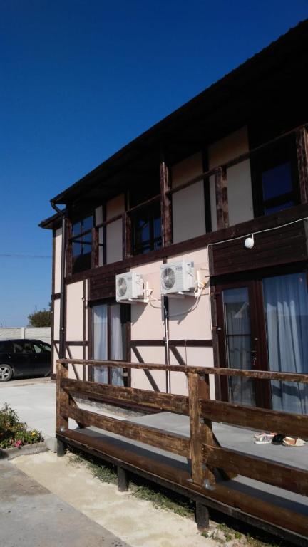 photo1
