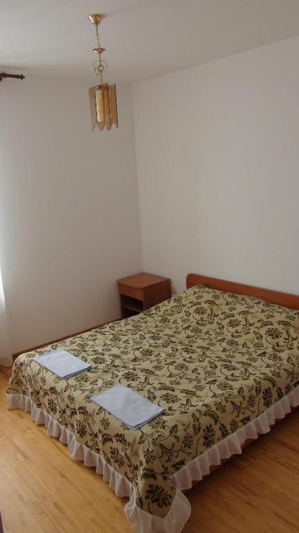 photo1