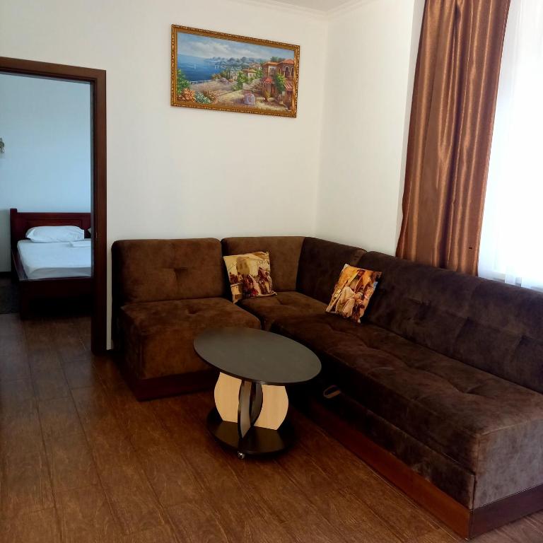 photo1