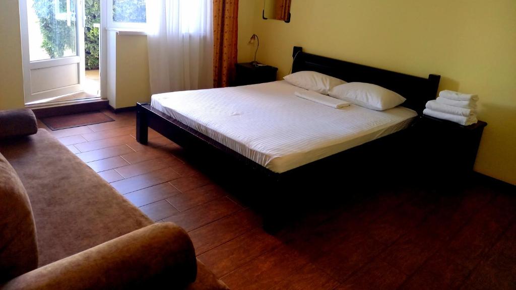 photo2