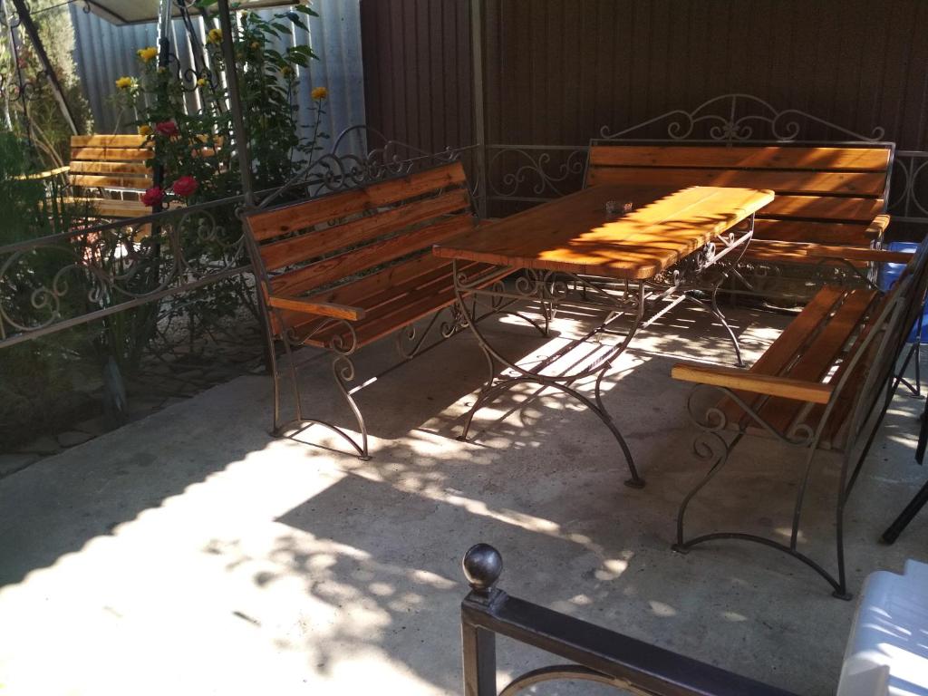 photo1