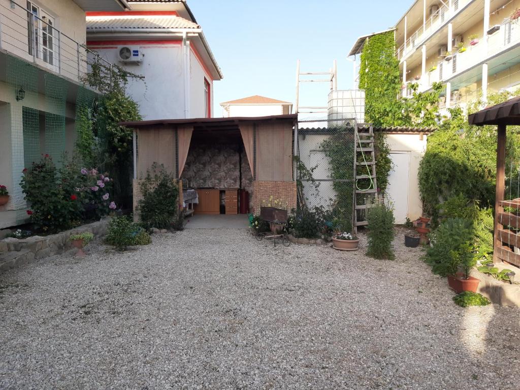 photo1