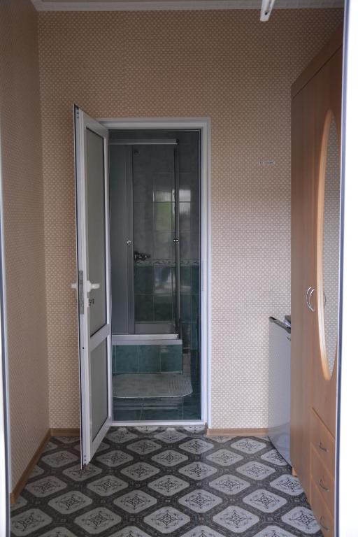 photo1