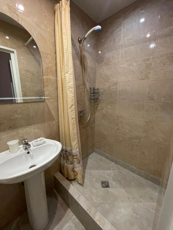 photo1