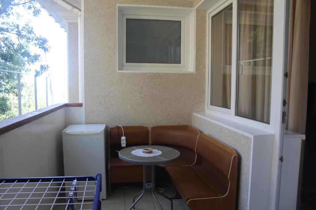 photo1